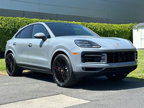 New 2026 Porsche Cayenne S AWD/4WD image 10