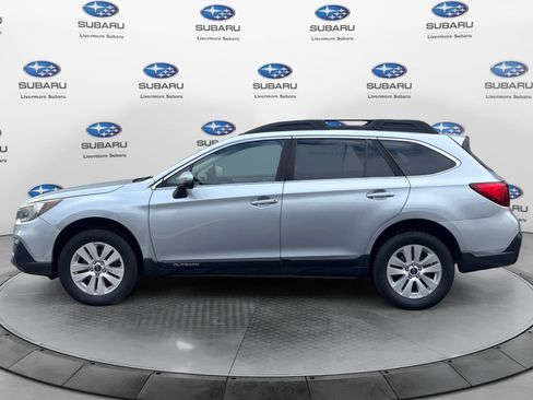 Used 2019 Subaru Outback 2.5i Premium AWD/4WD image 3