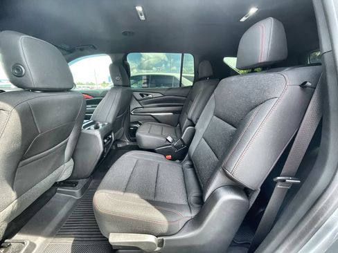 Used 2024 Chevrolet Traverse Z71 w/ Enhanced Driving Package AWD/4WD image 25