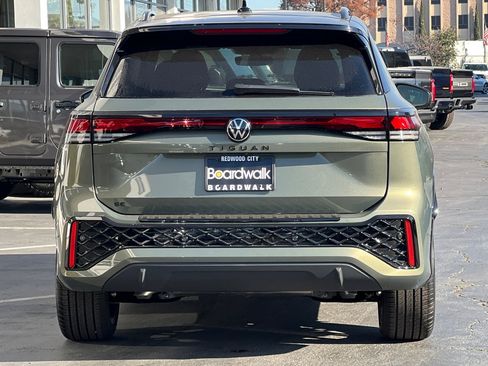 New 2026 Volkswagen Tiguan SE R-Line image 5