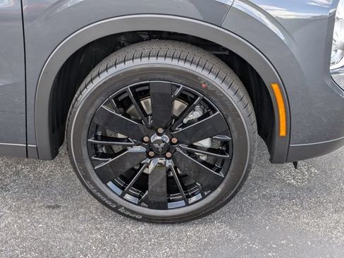 New 2026 Mitsubishi Outlander LE FWD image 10