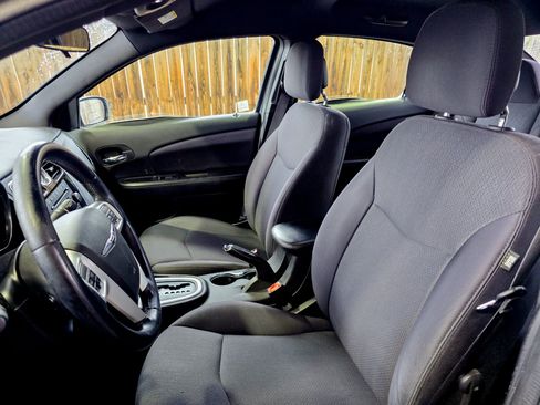 Used 2013 Chrysler 200 Touring image 12