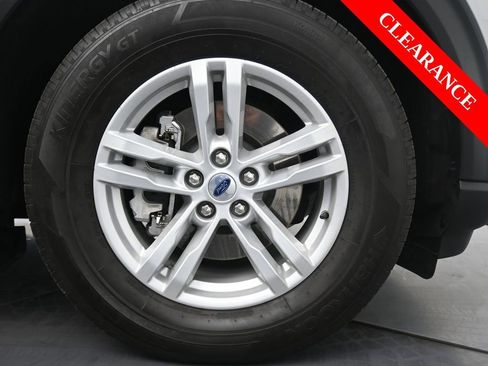 Used 2024 Ford Explorer XLT image 11