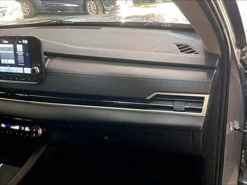 Used 2023 Mitsubishi Outlander SE image 13