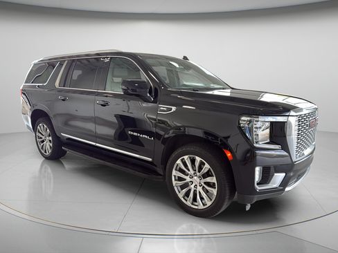 Used 2022 GMC Yukon XL Denali RWD image 7