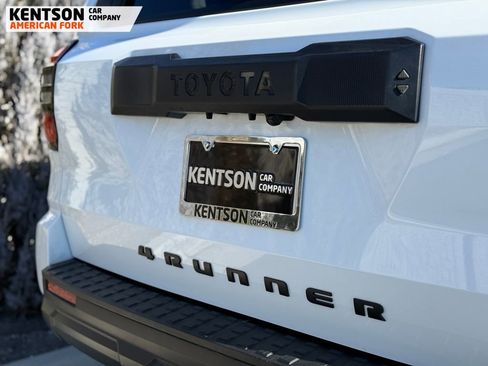 Used 2025 Toyota 4Runner SR5 image 16