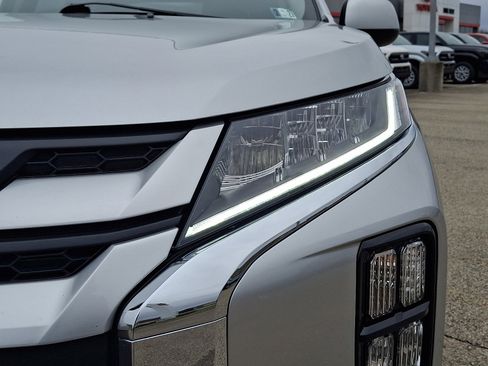 Used 2025 Mitsubishi Outlander Sport AWD image 11