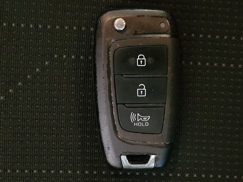 Used 2023 Hyundai Venue SE FWD image 32