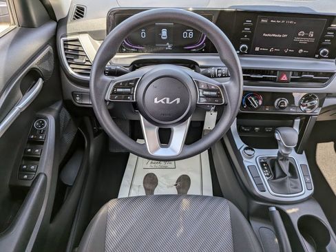 Certified 2026 Kia Seltos LX FWD image 14