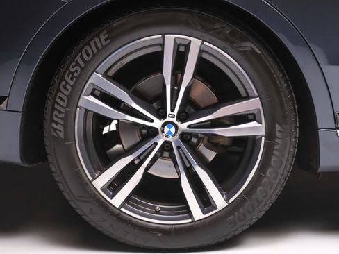 Used 2021 BMW X7 xDrive40i w/ M Sport Package AWD/4WD image 41