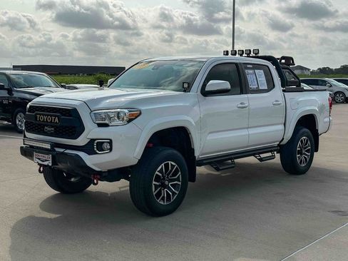 Used 2023 Toyota Tacoma SR5 w/ Technology Package AWD/4WD image 6