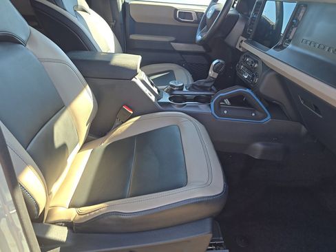 Used 2023 Ford Bronco Wildtrak AWD/4WD image 12