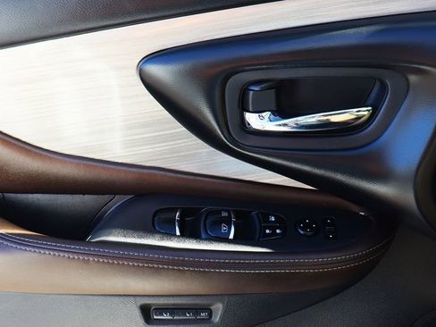 Used 2016 Nissan Murano SL w/ Cargo Package image 39