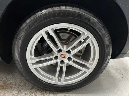 Used 2023 Porsche Macan image 25