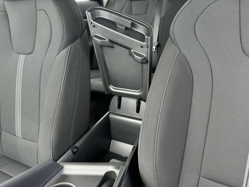 Certified 2025 Hyundai Elantra SE image 48