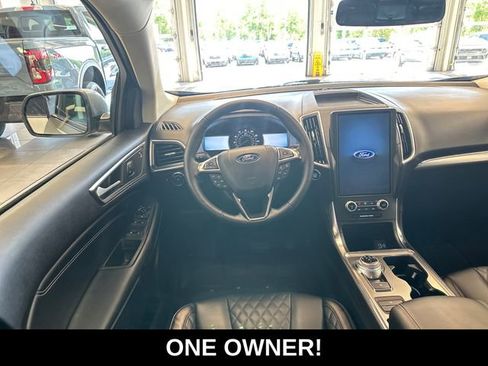 Used 2024 Ford Edge Titanium AWD/4WD image 2