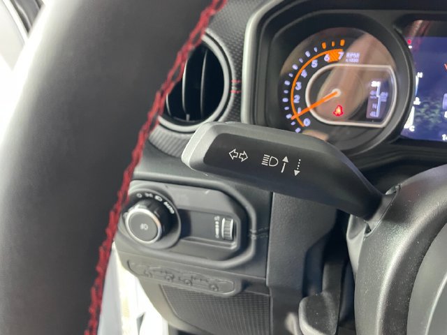 Used 2024 Jeep Wrangler Unlimited Rubicon AWD/4WD image 15