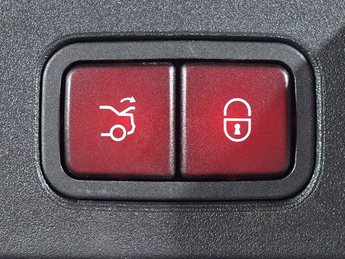 Used 2016 Mercedes-Benz SL 550 image 7