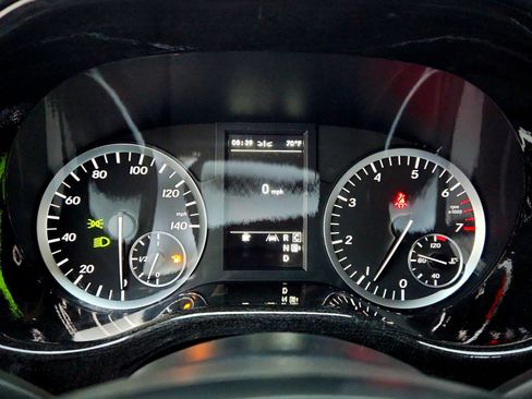 Used 2019 Mercedes-Benz Metris Passenger image 13