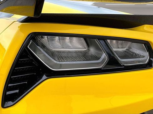 Used 2019 Chevrolet Corvette Z06 RWD image 23