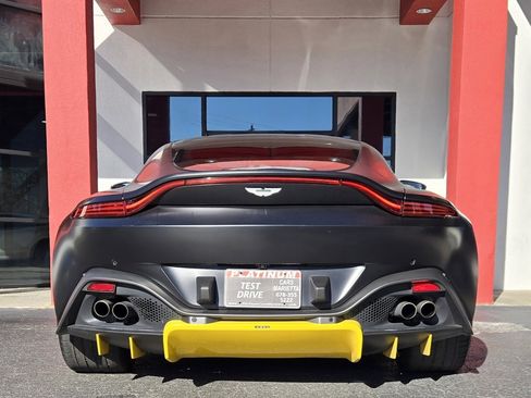 Used 2020 Aston Martin V8 Vantage Coupe image 7