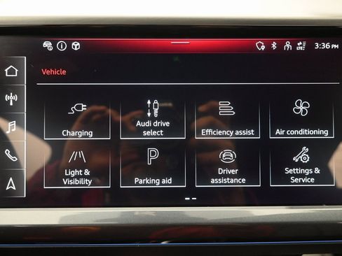 Used 2024 Audi Q4 e-tron Premium Plus w/ Premium Plus image 14