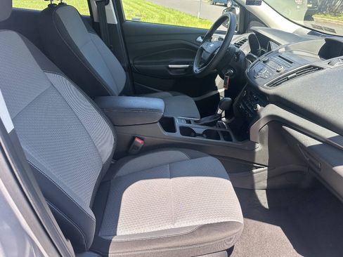 Used 2017 Ford Escape SE FWD image 11