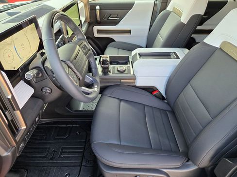 Used 2025 GMC Hummer EV 3X w/ LPO, Cargo Utility Package image 11