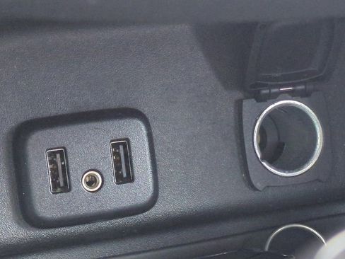 Used 2018 Chevrolet Equinox LT FWD image 27