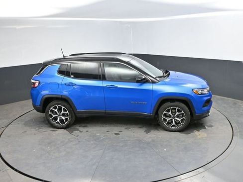 Used 2025 Jeep Compass Limited AWD/4WD image 43