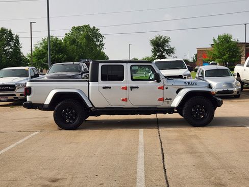 Used 2022 Jeep Gladiator Sport AWD/4WD image 7
