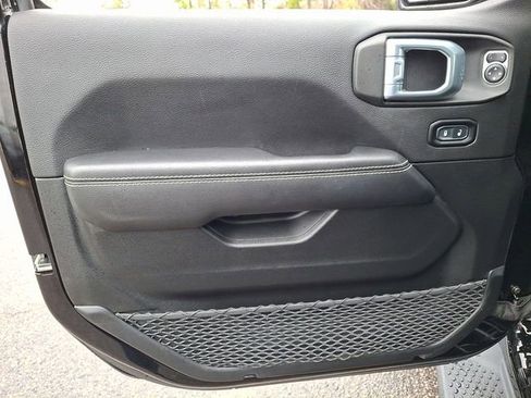 Used 2021 Jeep Wrangler Unlimited Sahara image 13