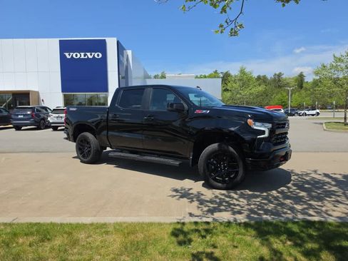 Used 2025 Chevrolet Silverado 1500 LT Trail Boss AWD/4WD image 2