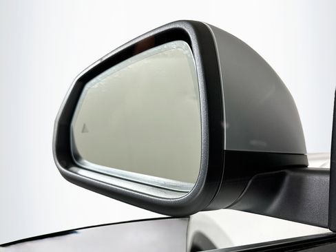 Used 2024 BMW X1 xDrive28i w/ Convenience Package image 16