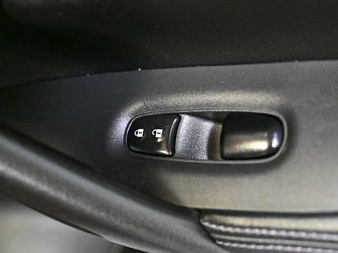 Used 2017 Nissan Rogue SV AWD/4WD image 53