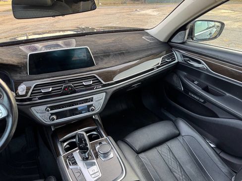 Used 2016 BMW 750i xDrive image 16