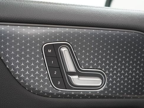 Used 2025 Mercedes-Benz GLA 250 4MATIC image 19