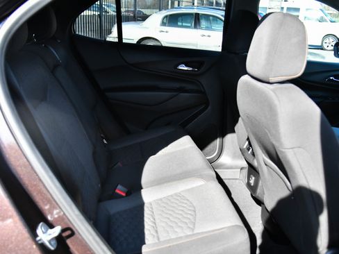 Used 2020 Chevrolet Equinox LT image 36