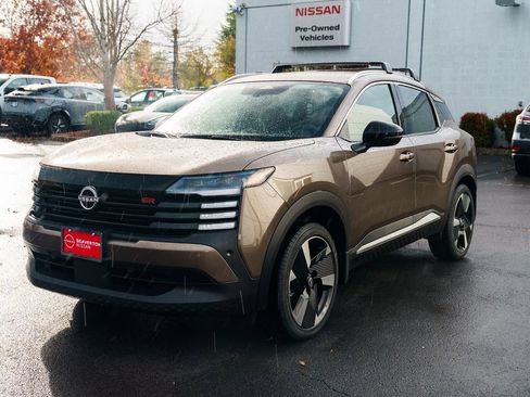 New 2026 Nissan Kicks SR w/ Cold Weather Package image 3