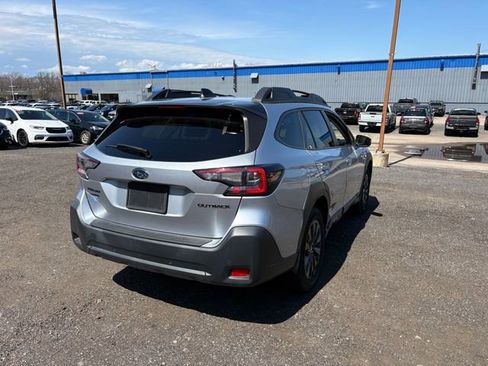 Used 2023 Subaru Outback Onyx Edition image 18