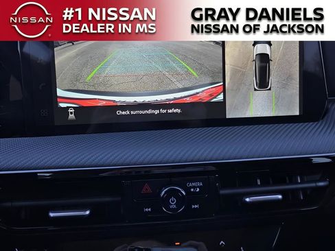 New 2026 Nissan Kicks SR w/ Cold Weather Package FWD image 7