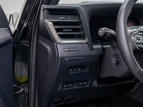 Used 2025 Lexus GX 550 AWD/4WD image 21