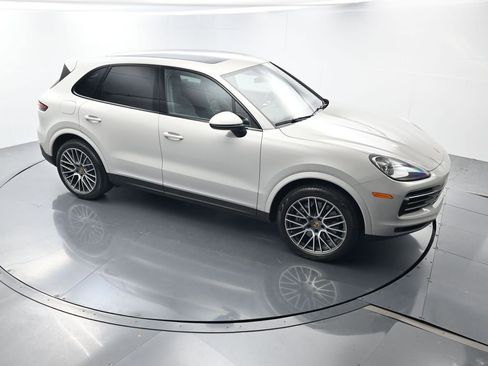 Certified 2023 Porsche Cayenne Platinum Edition AWD/4WD image 43