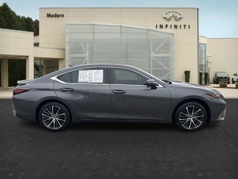 Used 2024 Lexus ES 300h w/ Premium Package image 4