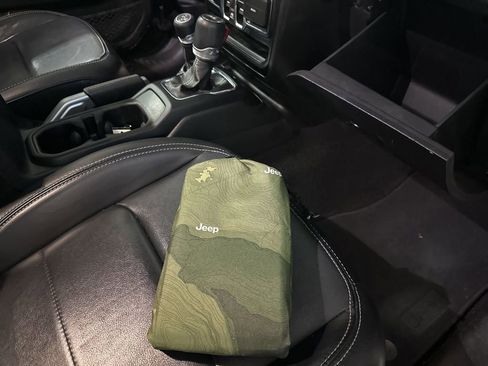 Used 2022 Jeep Wrangler Unlimited Sahara 4xe image 45