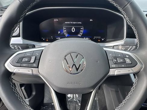 New 2026 Volkswagen Taos SE FWD image 17