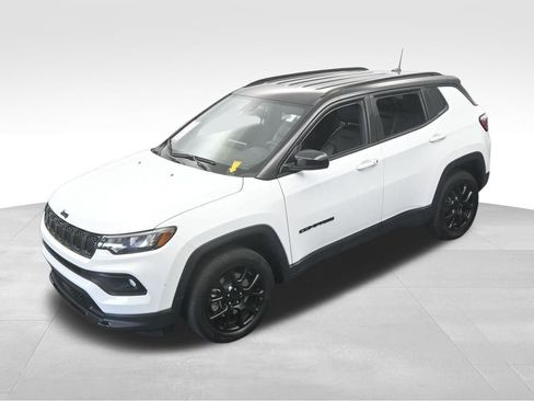 Used 2023 Jeep Compass Altitude image 46