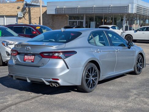 Used 2023 Toyota Camry SE image 5
