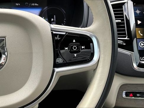 Used 2022 Volvo XC90 T8 Inscription AWD/4WD image 12