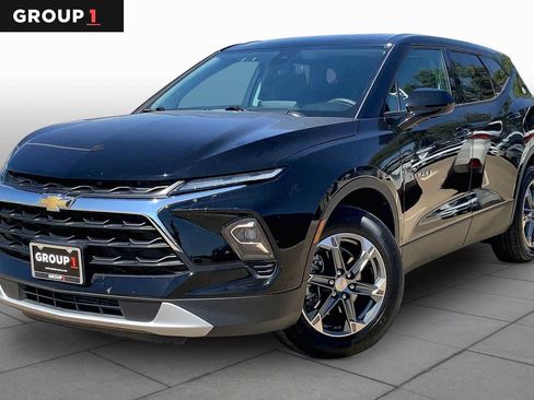 Used 2025 Chevrolet Blazer LT AWD/4WD image 1